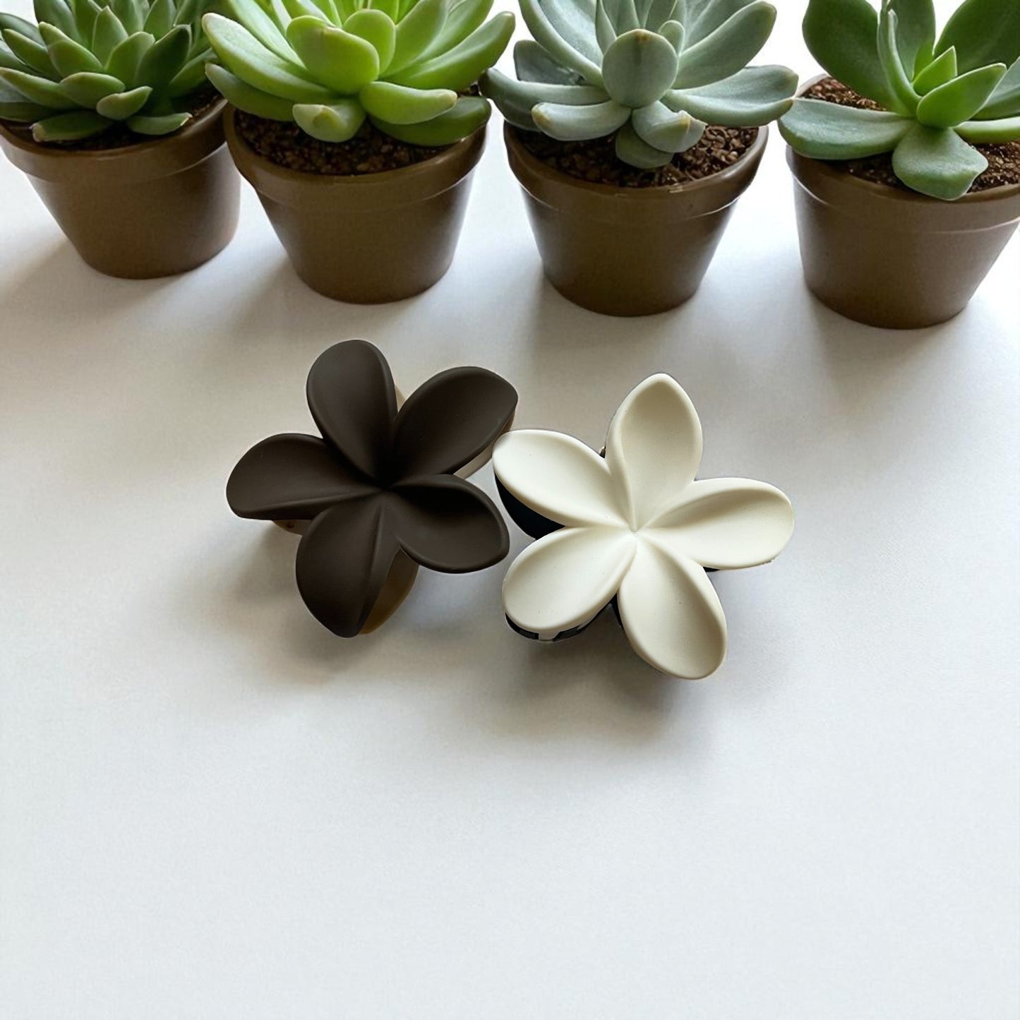 Premium large hair claw clip securing messy bun – Korean inspired design